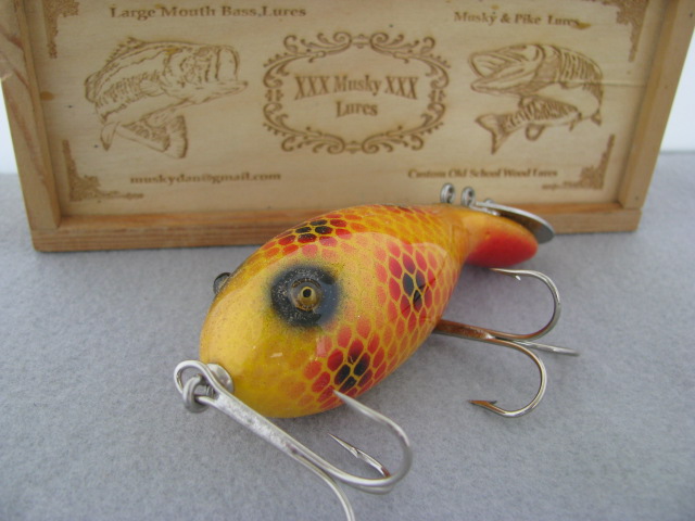 Auction Ohio  Handmade Fishing Lures